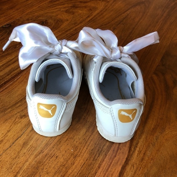 White Puma Roma Heart Patent Sneaker With Ribbon Laces - Picture 4 of 11